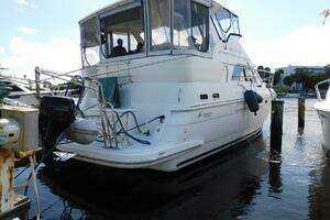 2003 Cruisers Yachts 3750 Motoryacht thumbnail 33