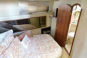 2003 Cruisers Yachts 3750 Motoryacht thumbnail 15
