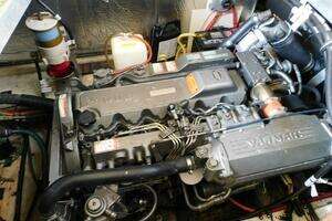 2003 Cruisers Yachts 3750 Motoryacht thumbnail 35