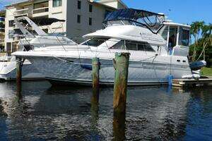 2003 Cruisers Yachts 3750 Motoryacht thumbnail 2