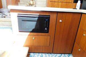 2003 Cruisers Yachts 3750 Motoryacht thumbnail 11