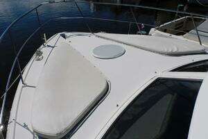 2003 Cruisers Yachts 3750 Motoryacht thumbnail 24