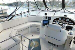2003 Cruisers Yachts 3750 Motoryacht thumbnail 26
