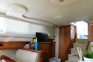 2003 Cruisers Yachts 3750 Motoryacht thumbnail 4