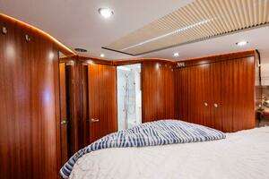 2023 Nimbus 405 Flybridge thumbnail 28