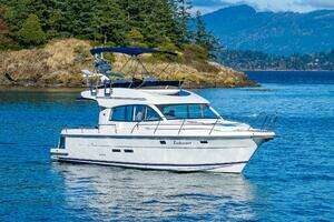 2023 Nimbus 405 Flybridge thumbnail 2