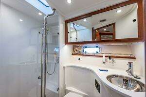 2023 Nimbus 405 Flybridge thumbnail 29