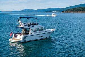 2023 Nimbus 405 Flybridge thumbnail 7