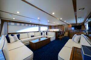 2024 Viking 80 Convertible thumbnail 2