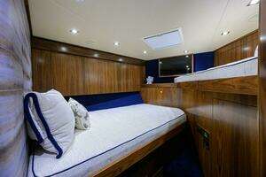 2024 Viking 80 Convertible thumbnail 15