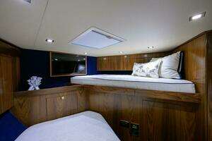 2024 Viking 80 Convertible thumbnail 16