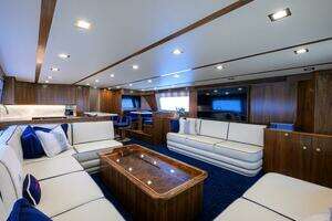 2024 Viking 80 Convertible thumbnail 4