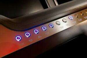 2015 Riviera 6000 Sport Yacht thumbnail 13