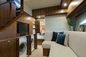 2015 Riviera 6000 Sport Yacht thumbnail 24