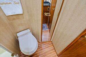 2006 Viking 56 Convertible thumbnail 21