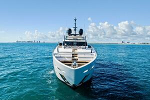 OCEANS SE7EN Worth Avenue Yachts