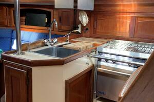 Light Reach 37ft Pacific Seacraft Yacht For Sale