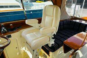 2012 Hinckley Picnic Boat MKIII thumbnail 28