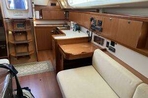 2008 Beneteau Oceanis 43 thumbnail 20