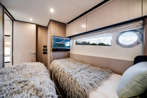 60FT (18.29M) AZIMUT