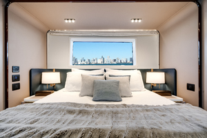 60FT (18.29M) AZIMUT