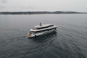 129FT (39.6M) EXTRA YACHTS
