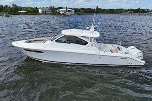  2019 Pursuit  Yacht For Sale in Stuart FL