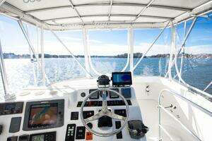 2007 Luhrs 36 Convertible thumbnail 4