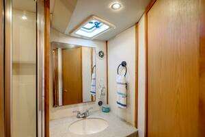 2007 Luhrs 36 Convertible thumbnail 15
