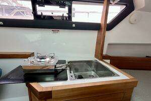 2018 Axopar 37 Sport Cabin R thumbnail 27