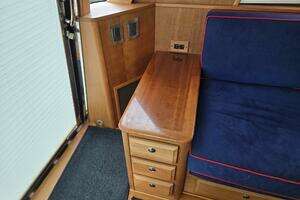 2017 Sabre 48 Flybridge thumbnail 32