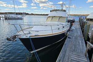 2017 Sabre 48 Flybridge thumbnail 6