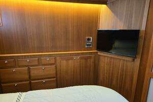 2017 Sabre 48 Flybridge thumbnail 64