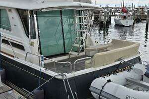 2017 Sabre 48 Flybridge thumbnail 5