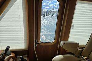2017 Sabre 48 Flybridge thumbnail 42