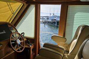 2017 Sabre 48 Flybridge thumbnail 43