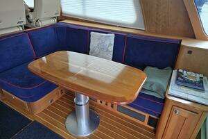 2017 Sabre 48 Flybridge thumbnail 27