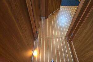2017 Sabre 48 Flybridge thumbnail 71