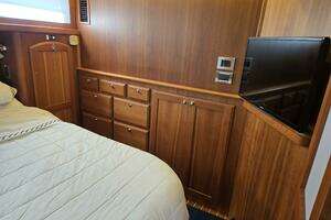 2017 Sabre 48 Flybridge thumbnail 62