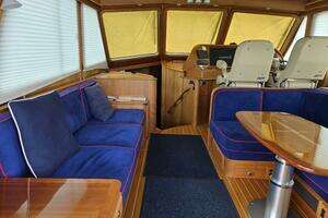 2017 Sabre 48 Flybridge thumbnail 25