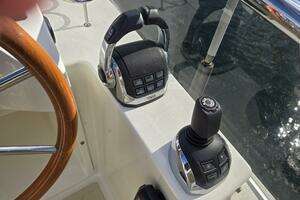 2017 Sabre 48 Flybridge thumbnail 17