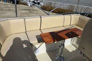 2017 Sabre 48 Flybridge thumbnail 18