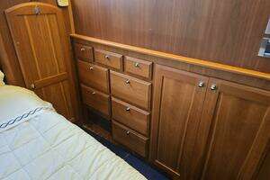 2017 Sabre 48 Flybridge thumbnail 63