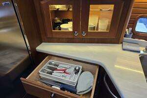 2017 Sabre 48 Flybridge thumbnail 55
