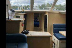 1998 Carver 355 Aft Cabin thumbnail 9