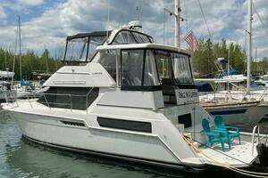 1998 Carver 355 Aft Cabin thumbnail 2