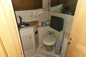 1998 Carver 355 Aft Cabin thumbnail 13