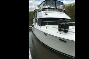 35ft Carver Yacht For Sale