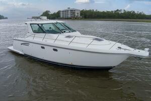 2005 3600 Tiara _Forever Friday_ Starboard Forward Profile