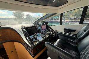 2017 Sunseeker 68 Predator thumbnail 6